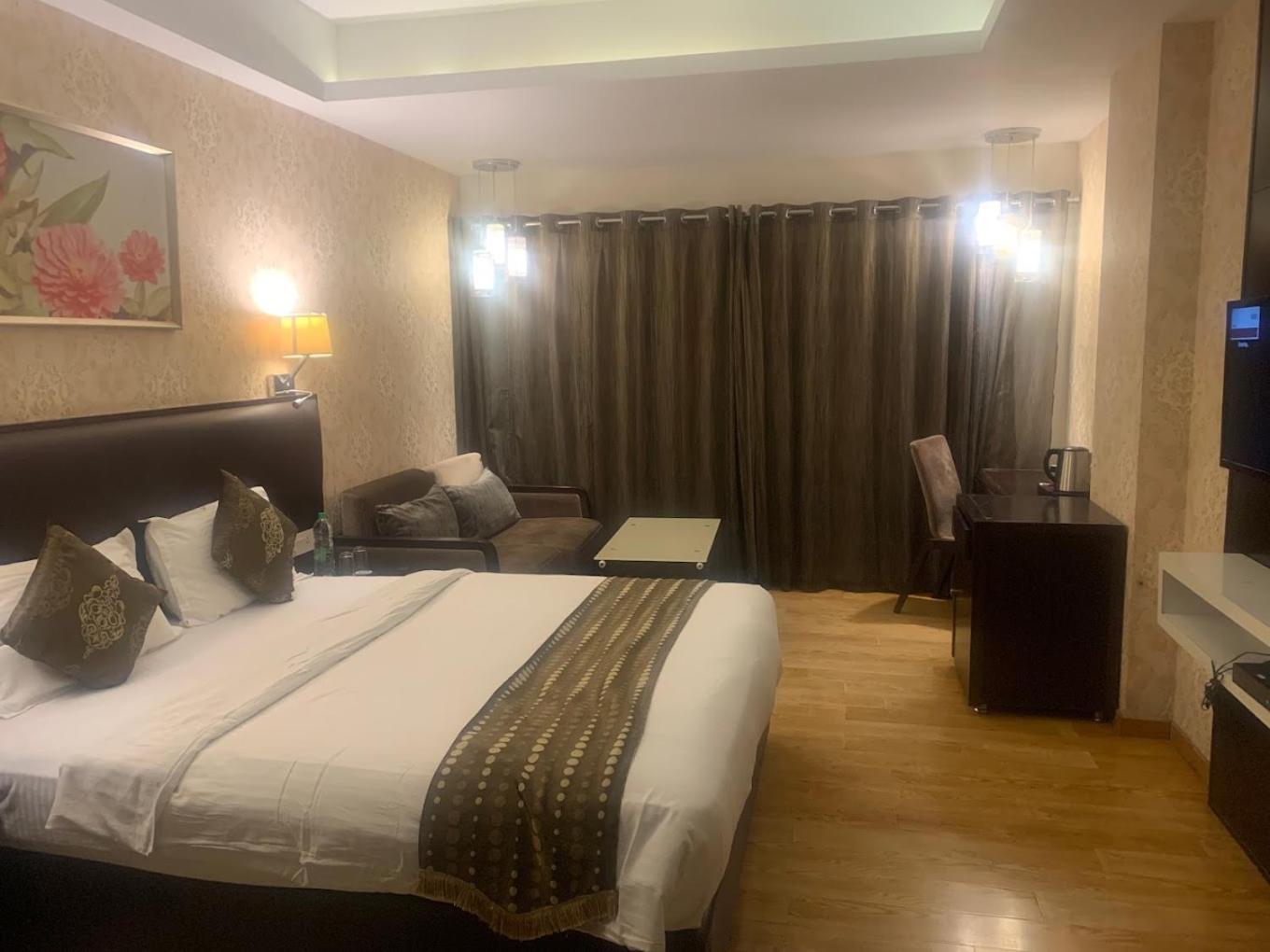 Nandan Kanan Hotel & Resort Sipra Exterior photo