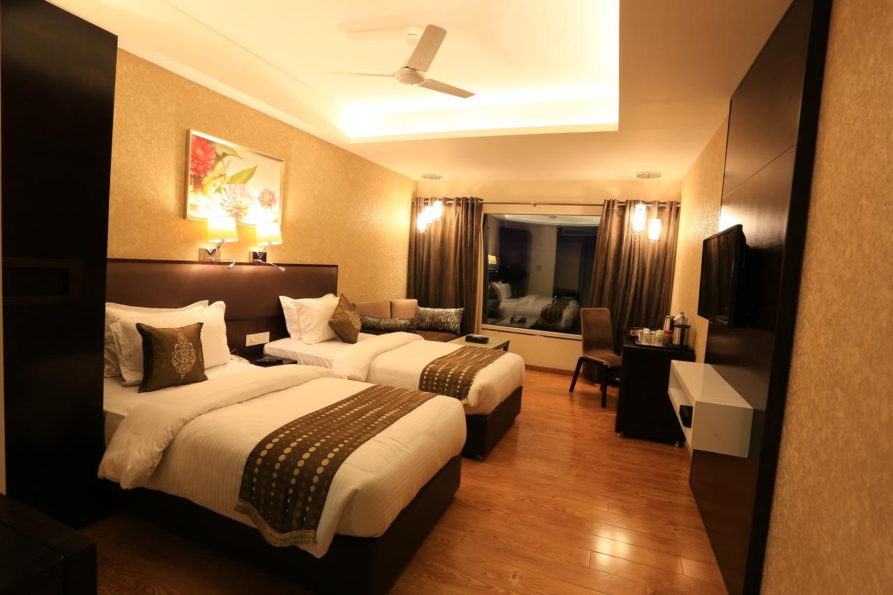 Nandan Kanan Hotel & Resort Sipra Exterior photo
