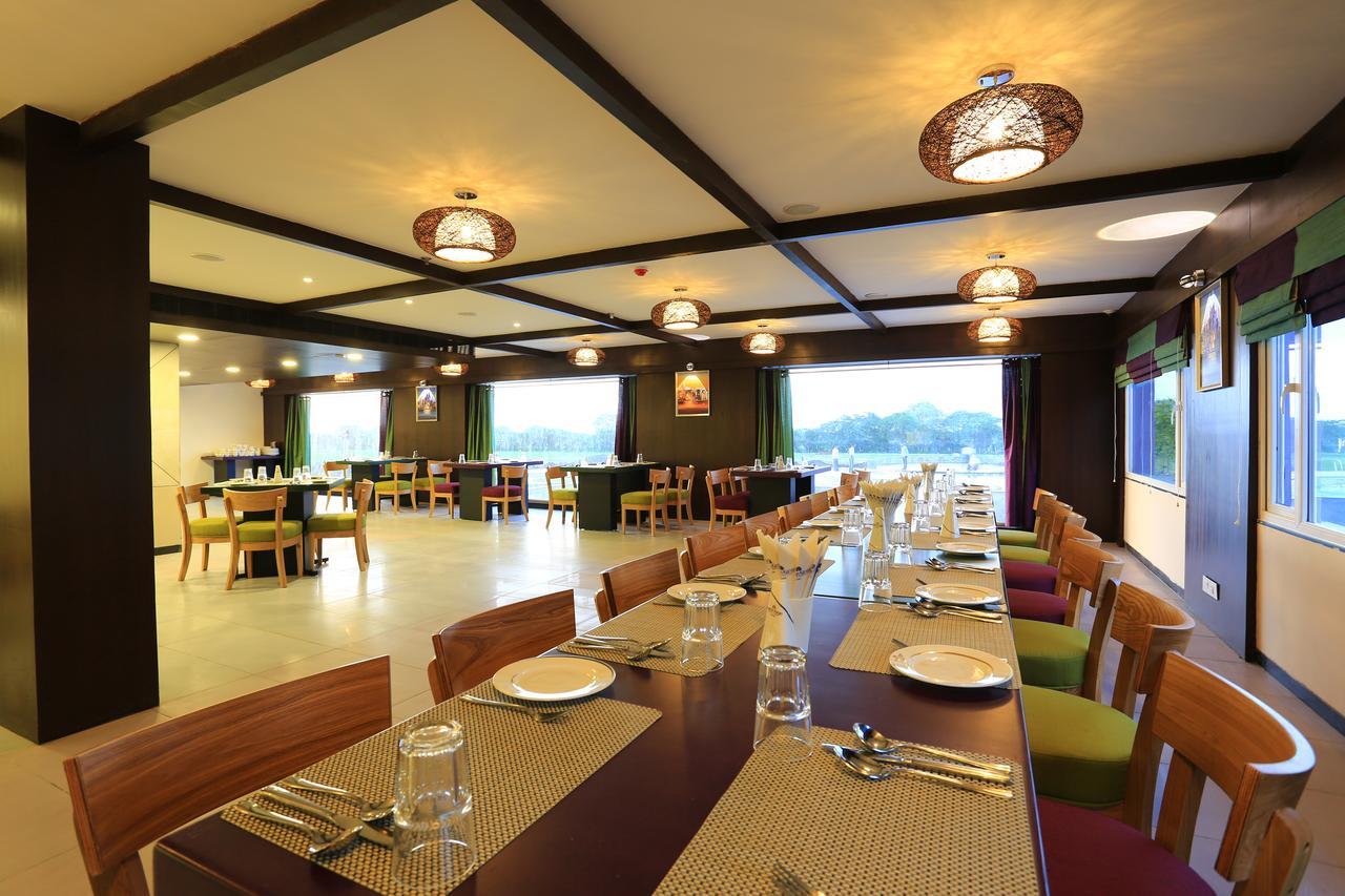 Nandan Kanan Hotel & Resort Sipra Exterior photo