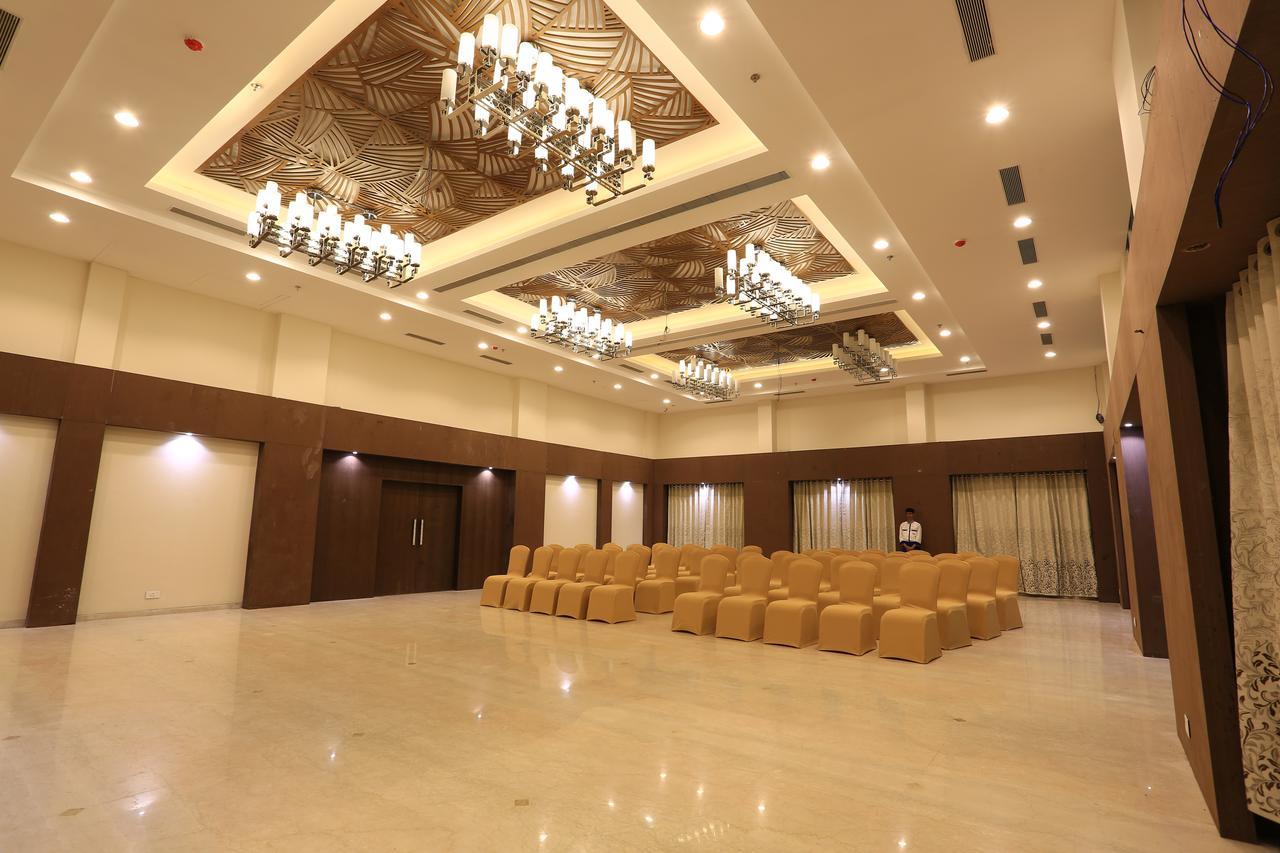 Nandan Kanan Hotel & Resort Sipra Exterior photo